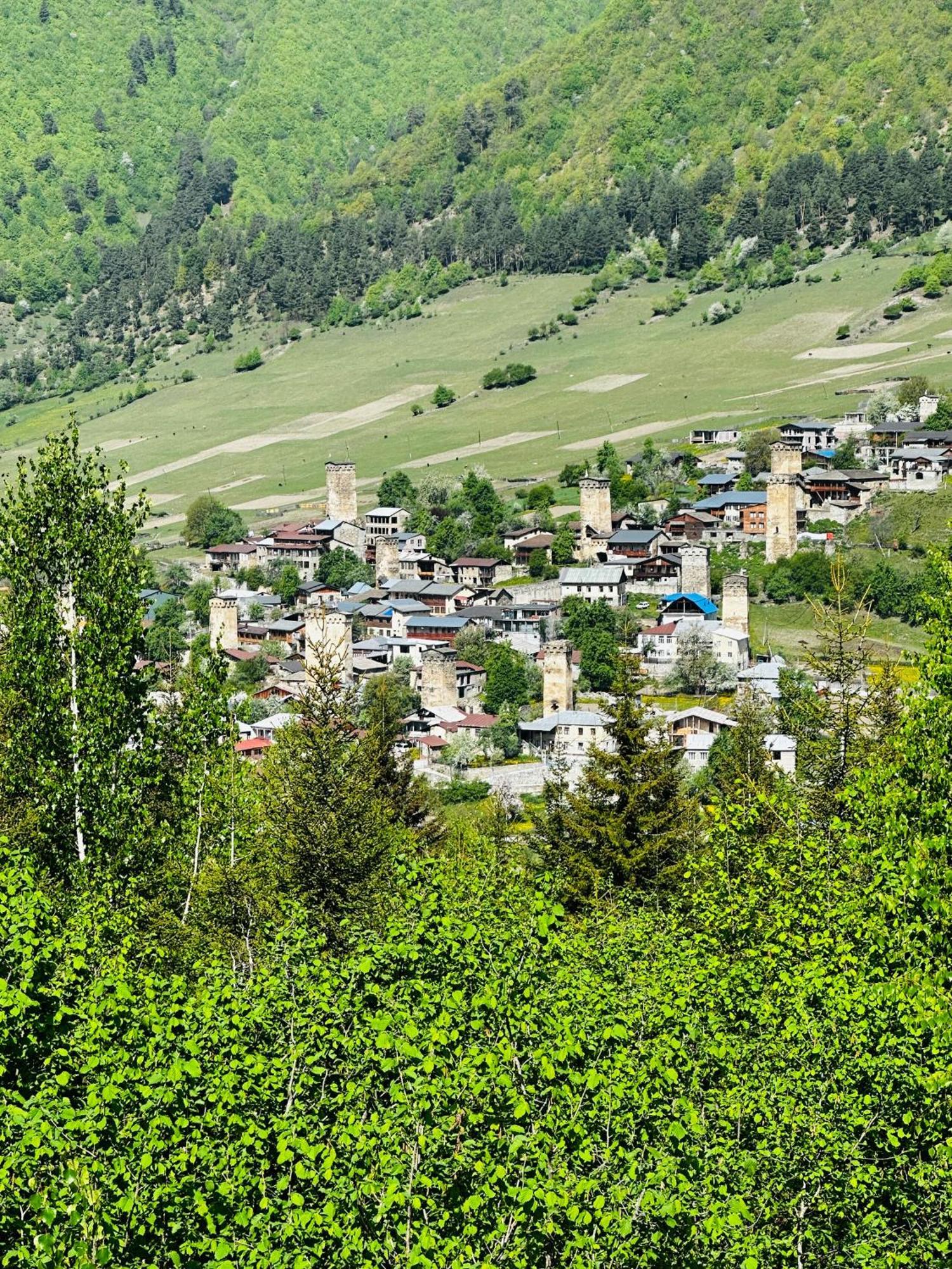 Отель "Panorama" Kakhri Местия Экстерьер фото